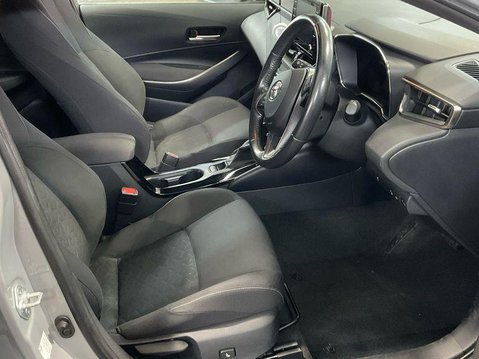 Toyota Corolla 1.8 VVT-h Design Touring Sports CVT Euro 6 (s/s) 5dr 8