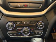 Jeep Cherokee 2.2 MultiJetII Overland SUV 5dr Diesel Auto 4WD Euro 6 (s/s) (200 ps) 25