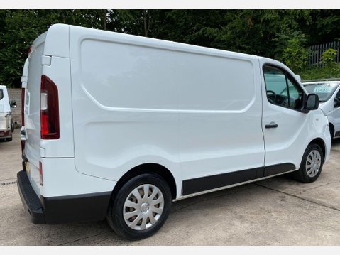 Renault Trafic 1.6 dCi 27 Business+ Panel Van 5dr Diesel Manual SWB Standard Roof Euro 6 ( 7