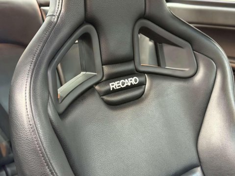 BMW M3 3.2i Coupe 2dr Petrol SMG Euro 4 (343 ps) 33