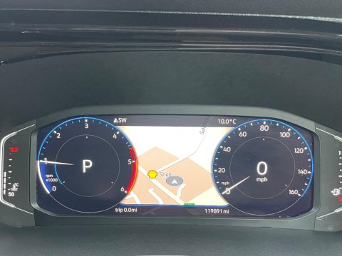 Volkswagen Caravelle 2.0 TDI Executive MPV 5dr Diesel DSG Euro 6 (s/s) (150 ps) 36