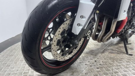 Yamaha FZ1 FAZER 2011 ONLY 19K VERY CLEAN 1000CC NAKED MOT SERVICED 18