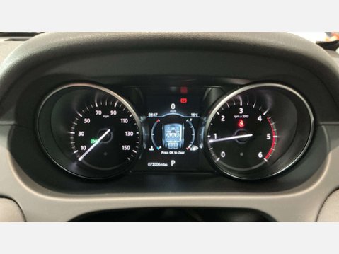 Land Rover Discovery Sport 2.0 Discovery Sport SE Tech TD4 Auto 4WD 5dr 10