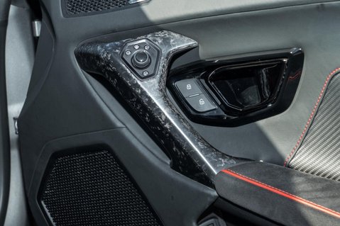 Lamborghini Huracan 5.2 V10 LP 640-4 EVO LDF 4WD Euro 6 (s/s) 2dr 32