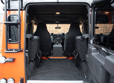 Land Rover Defender 90 Adventure Edition 30