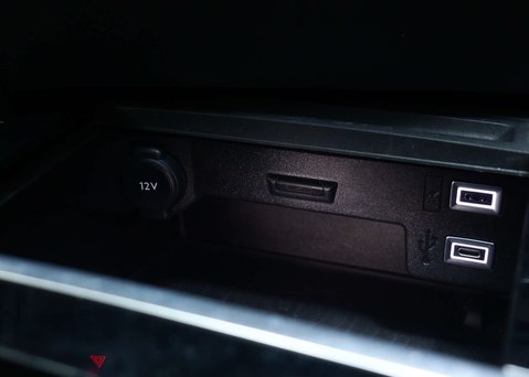 Vauxhall Astra 1.2 Turbo Ultimate Hatchback 5dr Petrol Auto Euro 6 (s/s) (130 ps) 33