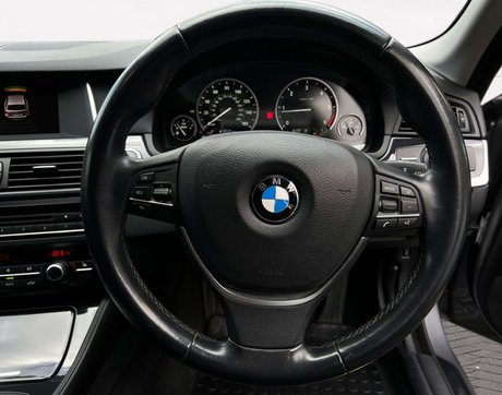 BMW 5 Series 2.0 520d SE Auto 5dr 12