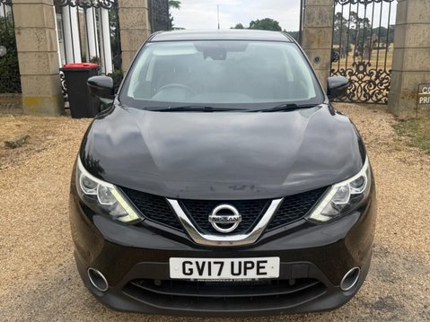 Nissan Qashqai 1.2 DIG-T N-Connecta SUV 5dr Petrol XTRON Euro 6 (s/s) (115 ps) FSH & 2X OR 26