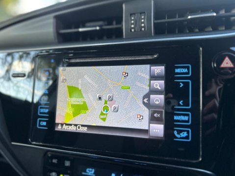 Toyota Auris VVT-I DESIGN TSS 5