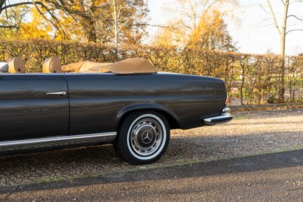 Mercedes-Benz SE 280SE 3.5 22