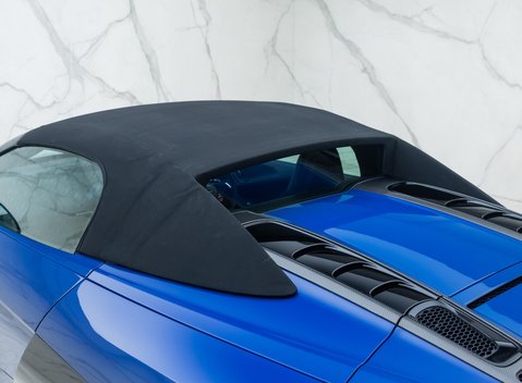 Audi R8 V10 PERFORMANCE CARBON BLACK SPYDER 39