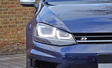 Volkswagen Golf R 16