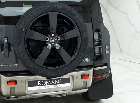 Land Rover Defender 90 X D300 21