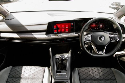 Volkswagen Golf R-LINE TSI 3