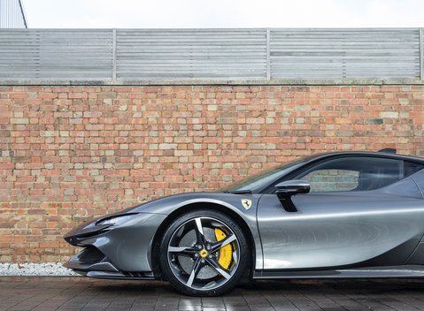 Ferrari SF90 Stradale 22