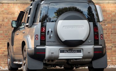 Land Rover Defender 110 HSE D240 3