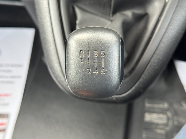 Vauxhall Vivaro LWB L2H1 [SOLD CM] Low Roof Prime 3100 Cruise Sensors EURO 6 36
