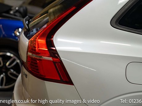 Volvo XC60 2.0 XC60 Momentum B4 MHEV AWD Auto 4WD 5dr 35