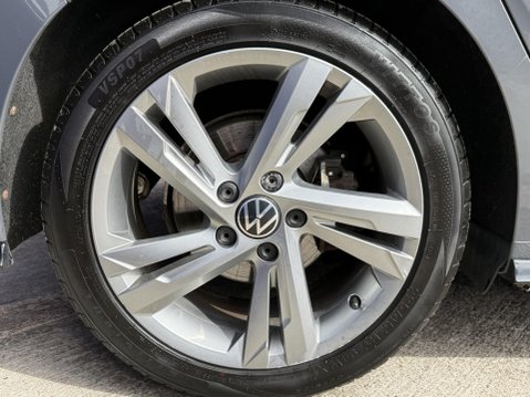 Volkswagen Golf 1.5 eTSI MHEV R-Line Hatchback 5dr Petrol Hybrid DSG Euro 6 (s/s) (150 ps) 14