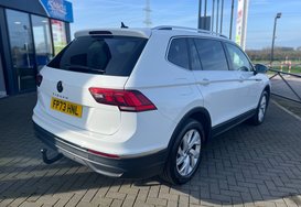 Volkswagen Tiguan Allspace LIFE 1.5 TSI 7 SEATS 8