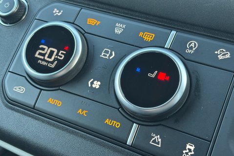 Land Rover Defender 90 D250 Hard Top SE MHEV 29