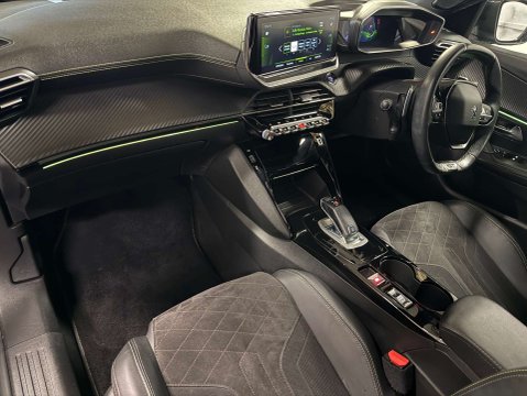 Peugeot 2008 1.2 2008 GT Premium PureTech S/S Auto 5dr 37