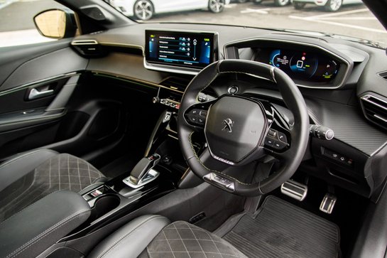 Peugeot 208 GT PREMIUM