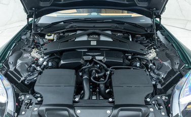 Aston Martin Vanquish V12 37