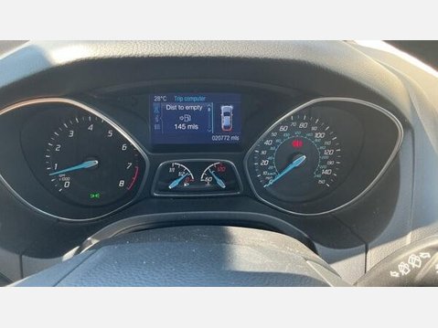 Ford Focus 1.0T EcoBoost Titanium Navigator Euro 5 (s/s) 5dr 10