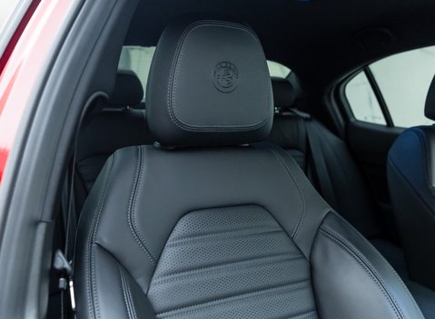 Alfa Romeo Giulia QUADRIFOGLIO 16