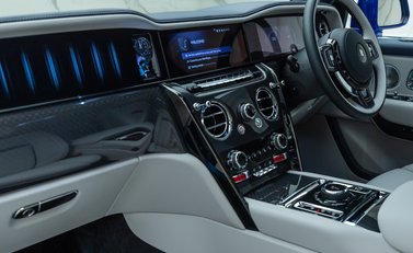 Rolls-Royce Cullinan Series II BLACK BADGE 21