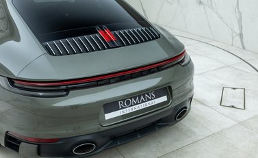 Porsche 911 Carrera 4S (992) 30