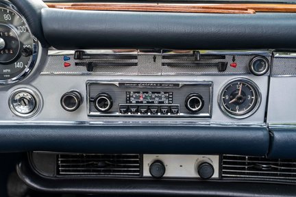 Mercedes-Benz SL Series 280 SL Pagoda 30