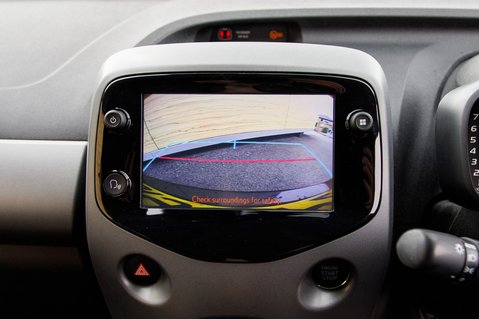 Toyota Aygo VVT-I X-CLUSIV X-SHIFT 27