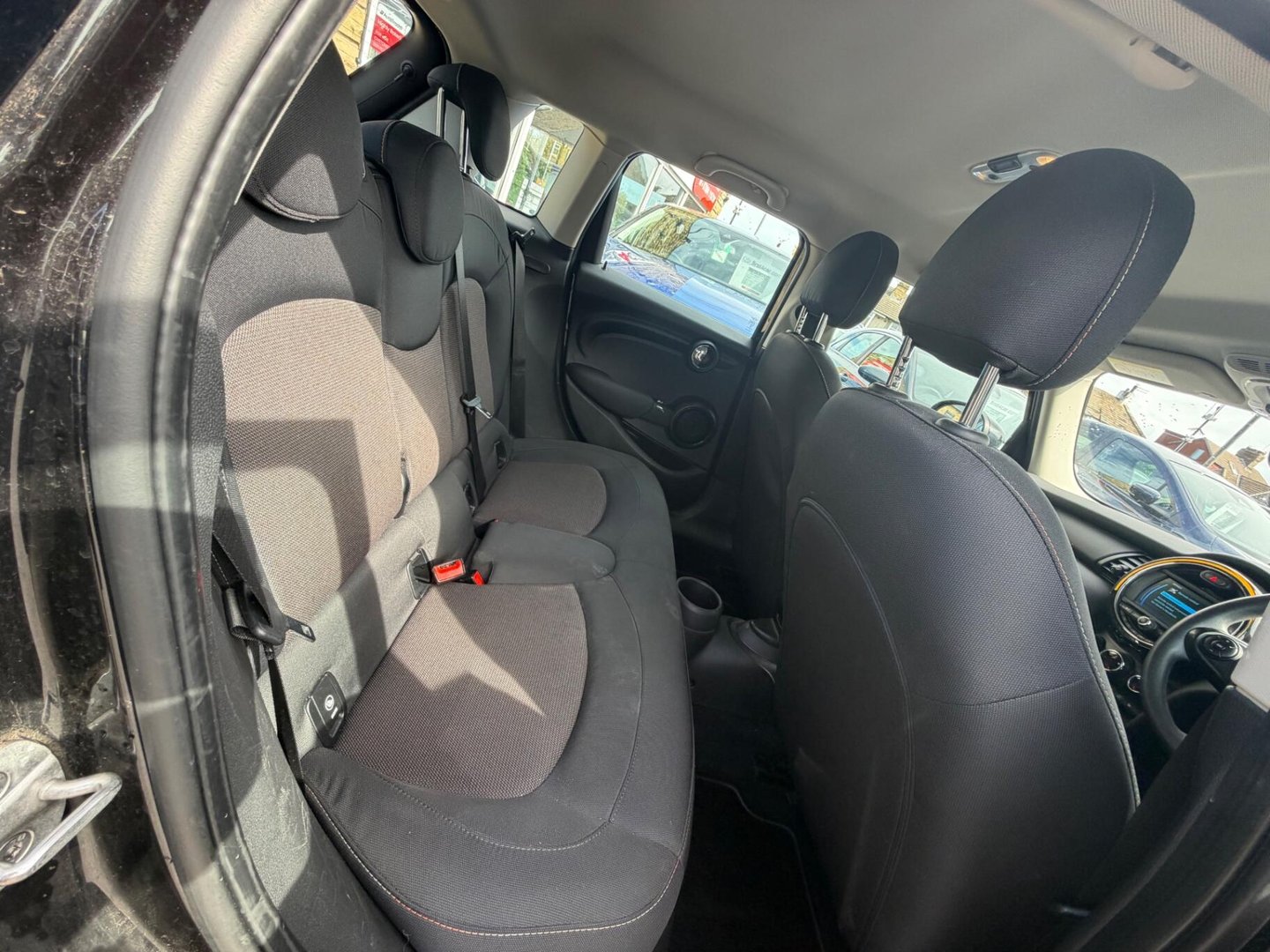 2020 MINI Hatch — image 9