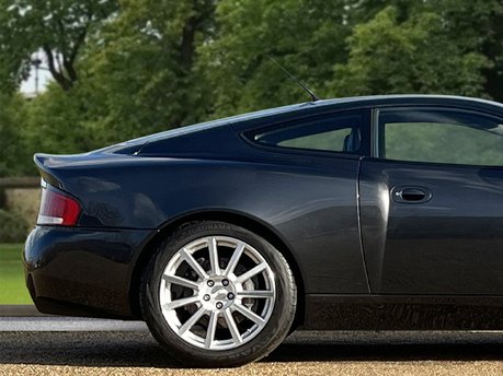 Aston Martin Vanquish S V12 12
