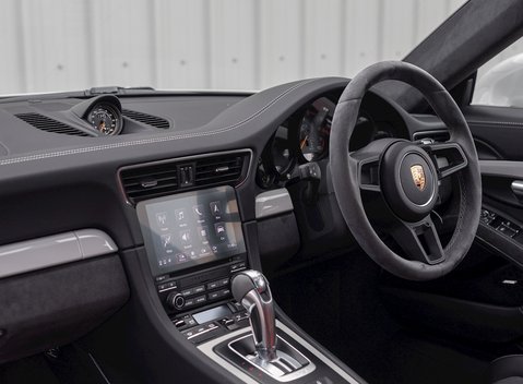Porsche 911 GT3 (991.2) 16