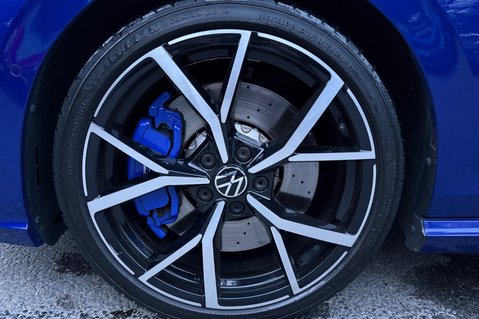 Volkswagen Golf R TSI 4MOTION DSG -AKRAPOVIC -PERFORMANCE PACK -CARBON LEATHER -HEATED S/W 56