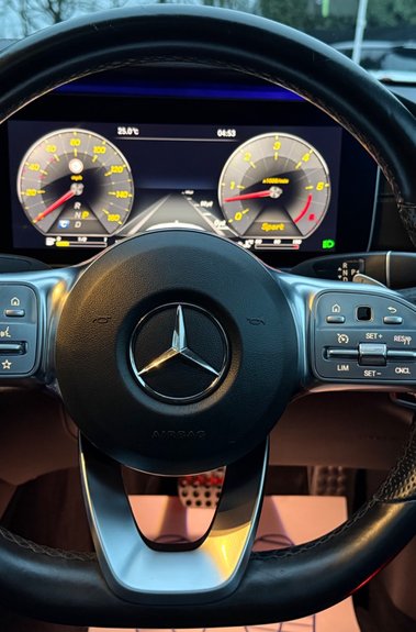 Mercedes-Benz E Class E 400 D 4MATIC AMG LINE PREMIUM PLUS - RARE -20 INCH ALLOYS -PAN ROOF  