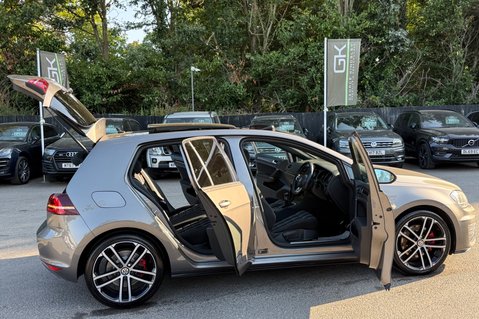Volkswagen Golf GTD - PANORAMIC ROOF - ACC - SPORT AND SOUND PACK - CARPLAY 15