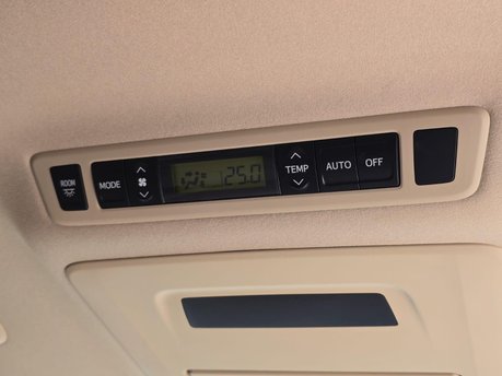 Toyota Alphard Auto+Hybrid+7Seats+Clean 25