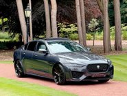 Jaguar XE R-DYNAMIC HSE BLACK 37