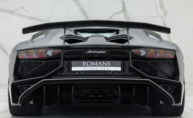 Lamborghini Aventador SV LP 750-4 Roadster 13