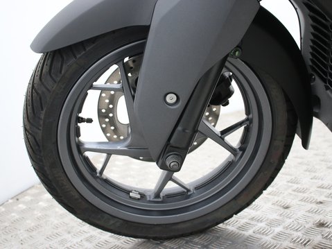 Yamaha Xmax 300 X-MAX 300 (CZD 300-A) 25