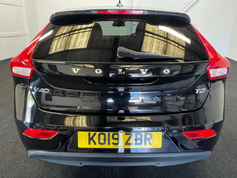 Volvo V40 1.5 V40 Momentum Nav+ T2 Auto 5dr 4