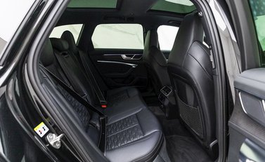 Audi RS6 Avant Carbon Black 14