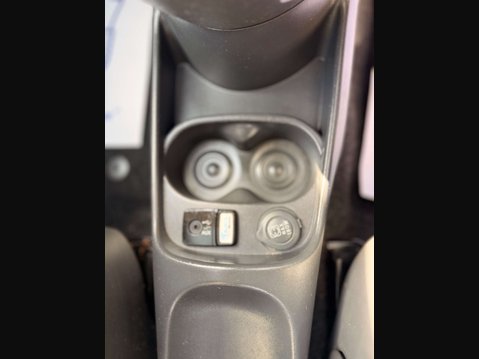 Fiat 500 1.2 500 Lounge RHD 3dr 21