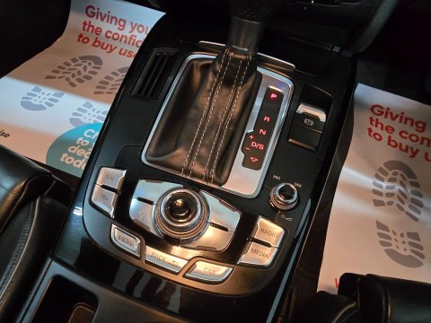 Audi RS4 4.2 FSI V8 S Tronic quattro Euro 5 5dr 28