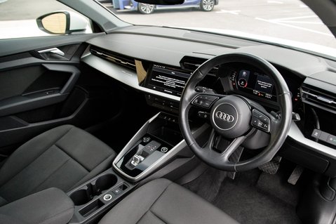 Audi A3 SPORTBACK TFSI TECHNIK MHEV 4