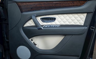 Bentley Bentayga V8 25